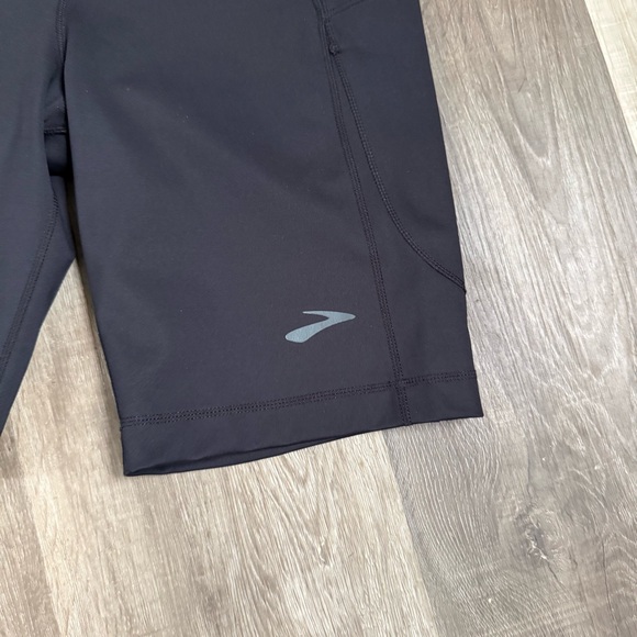 Brooks Women’s Method 8" Short Tight black - Picture 2 of 6